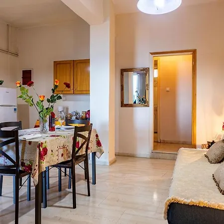 Makarounis Thea Petalídhion