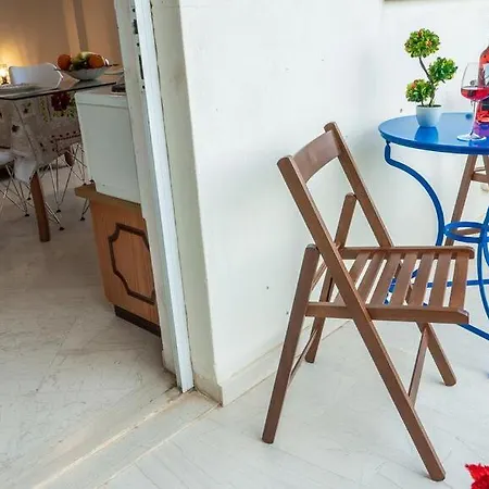 Makarounis Thea Konukevi 3*