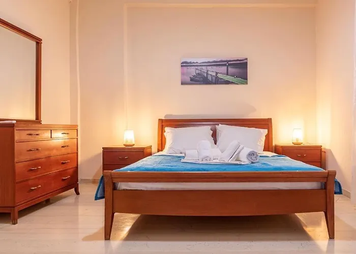 Makarounis Thea בית הארחה